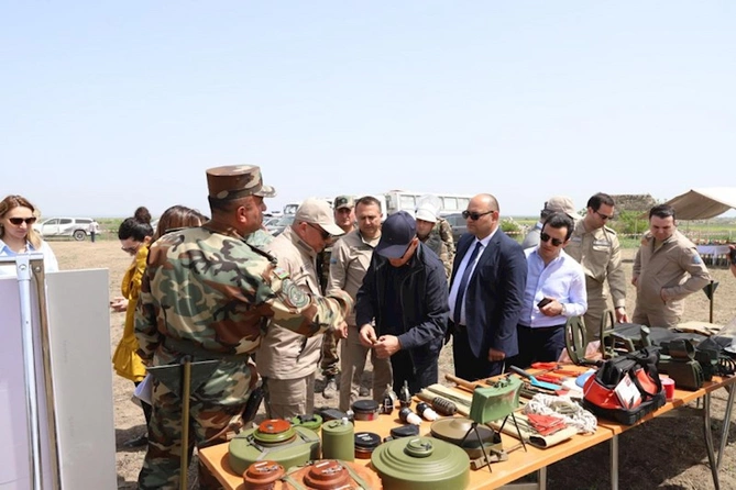 Ağdamda Minalardan və partlamamış hərbi sursatlardan təmizləmə üzrə İşçi qrupun iclası keçirilib — FOTOLAR