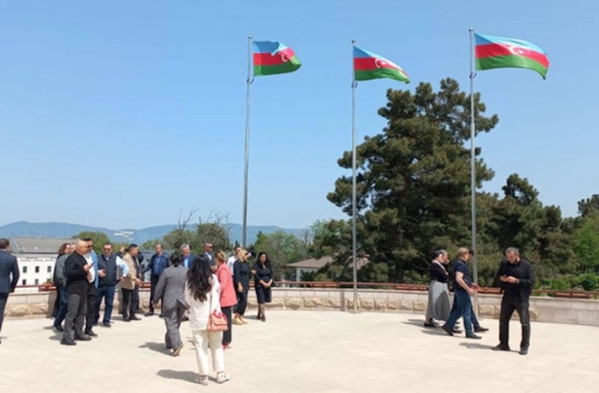 Türk dövlətləri parlamentlərinin komitə sədrləri Xankəndiyə getdilər — FOTO Türk dövlətləri parlamentlərinin komitə sədrləri Xankəndiyə getdilər — FOTO