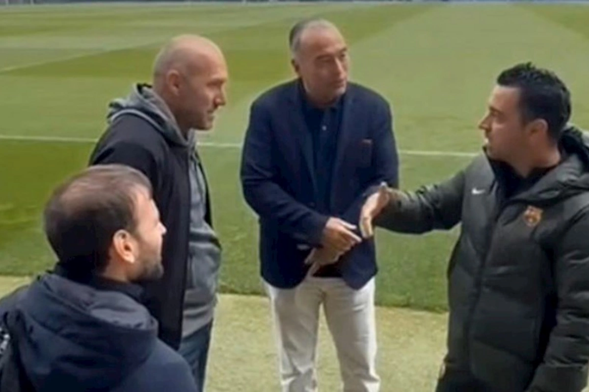 Samir Abasovla Xavi arasındakı dialoq maraq doğurdu: “Bunu soruşma” — VİDEO