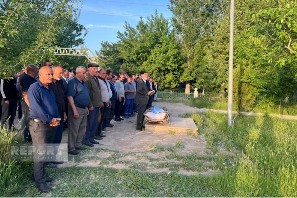 Sədərəkdə sursat partlayışı nəticəsində həlak olan mülki şəxslər dəfn edilib