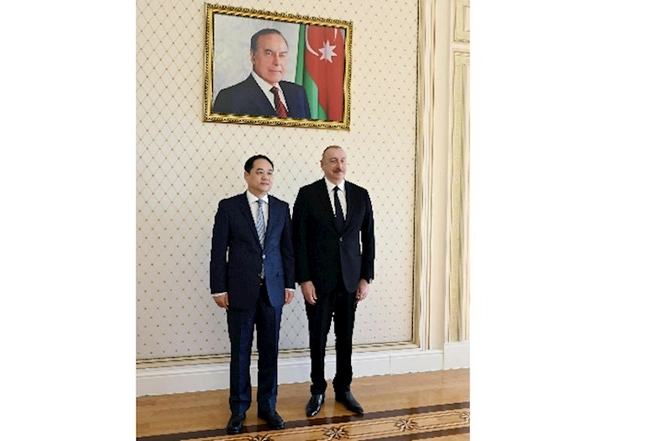 Prezident Çin Xalq Assosiasiyasının sədrini qəbul etdi — FOTOLAR (YENİLƏNİB)