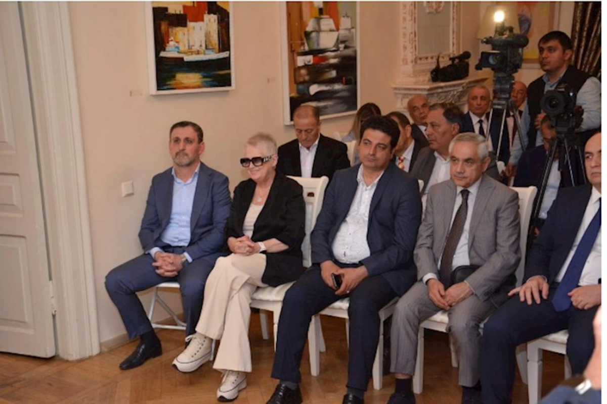 Məhşərin 17 anı kitabının təqdimat mərasimi keçirilib — FOTOLAR