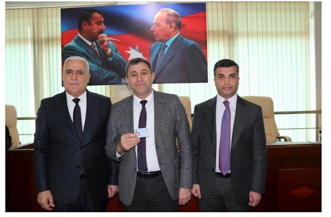 YAP Xətai rayon təşkilatında partiya sıralarına yeni qəbul olunanlara üzvlük vəsiqələri təqdim olundu — FOTO
