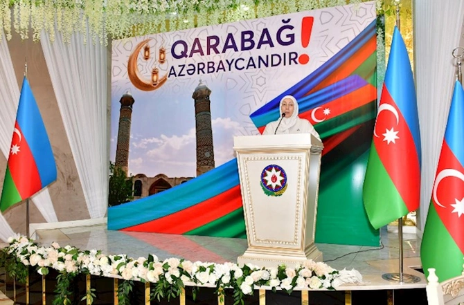 Abşeronda iftar süfrəsi açıldı — FOTOLAR Abşeronda iftar süfrəsi açıldı — FOTOLAR