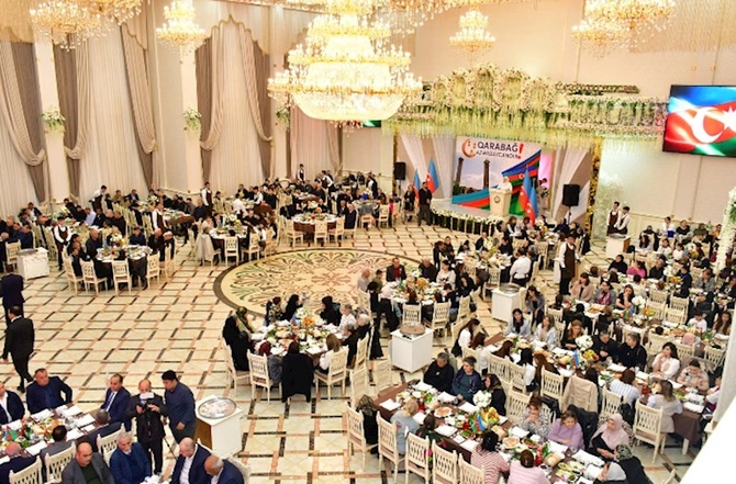 Abşeronda iftar süfrəsi açıldı — FOTOLAR Abşeronda iftar süfrəsi açıldı — FOTOLAR