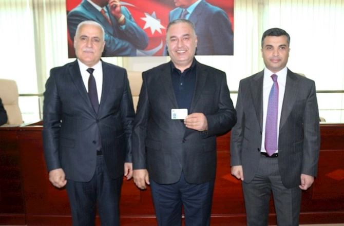 YAP Xətai rayon təşkilatında partiya sıralarına yeni qəbul olunanlara üzvlük vəsiqələri təqdim olundu — FOTO