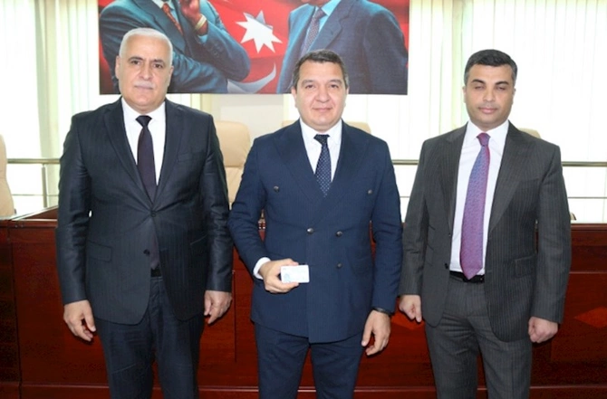 YAP Xətai rayon təşkilatında partiya sıralarına yeni qəbul olunanlara üzvlük vəsiqələri təqdim olundu — FOTO