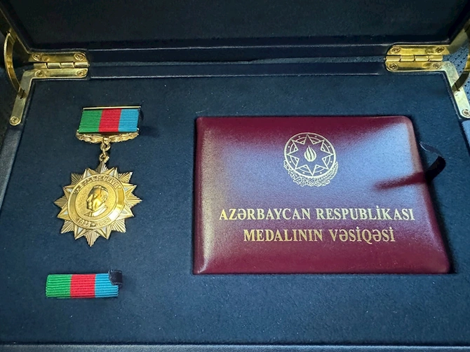 Prezident İlham Əliyev Rauf Arifoğlunu TƏLTİF EDİB — FOTO