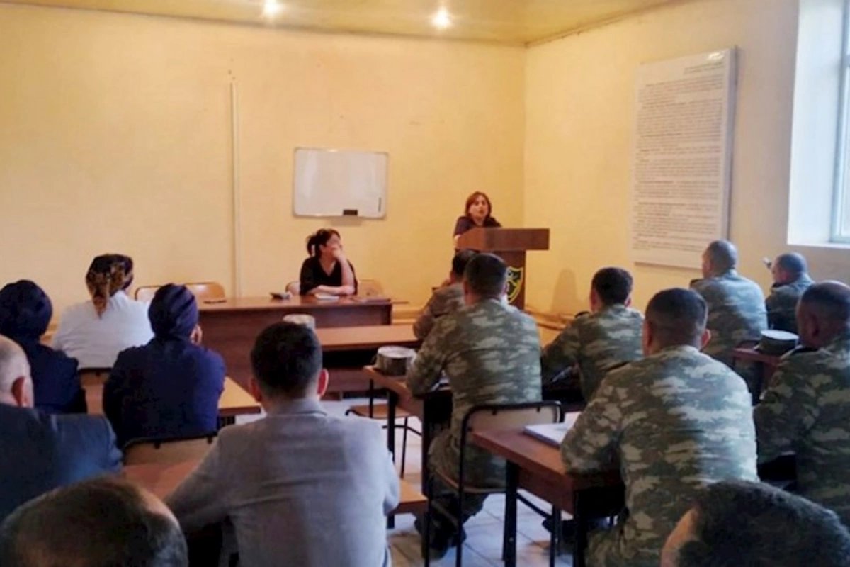 N hərbi hissəsində hərbi qulluqçu və mülki işçilərlə görüş keçirilib