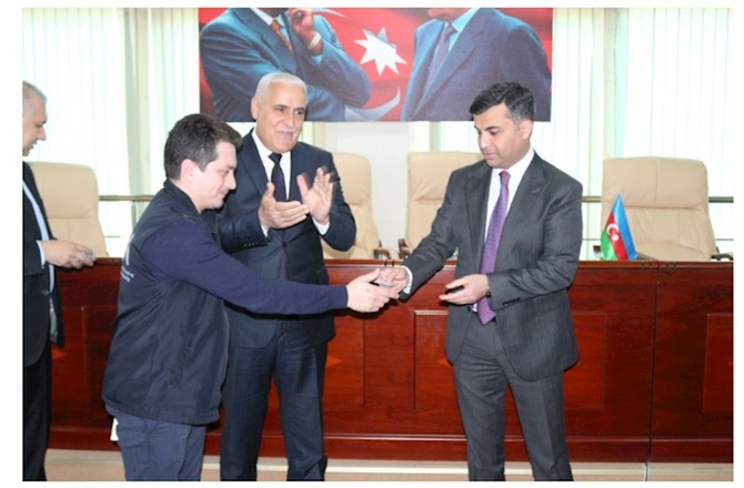 YAP Xətai rayon təşkilatında partiya sıralarına yeni qəbul olunanlara üzvlük vəsiqələri təqdim olundu — FOTO