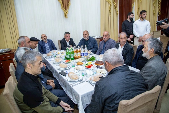 Ramazan ayı münasibətilə Salyanda iftar süfrəsi təşkil edilib — FOTOLAR