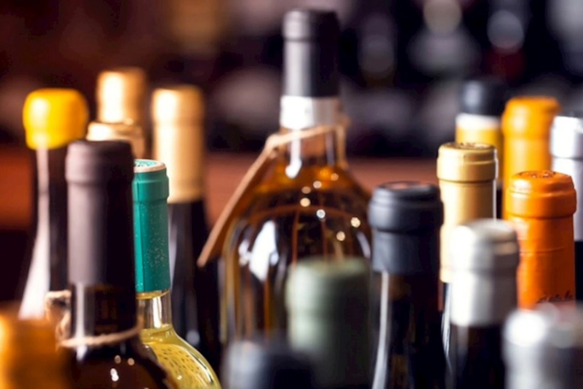 Azərbaycanda alkoqollu içki idxalçılarına və istehsalçılarına yeni tələblər qoyulur