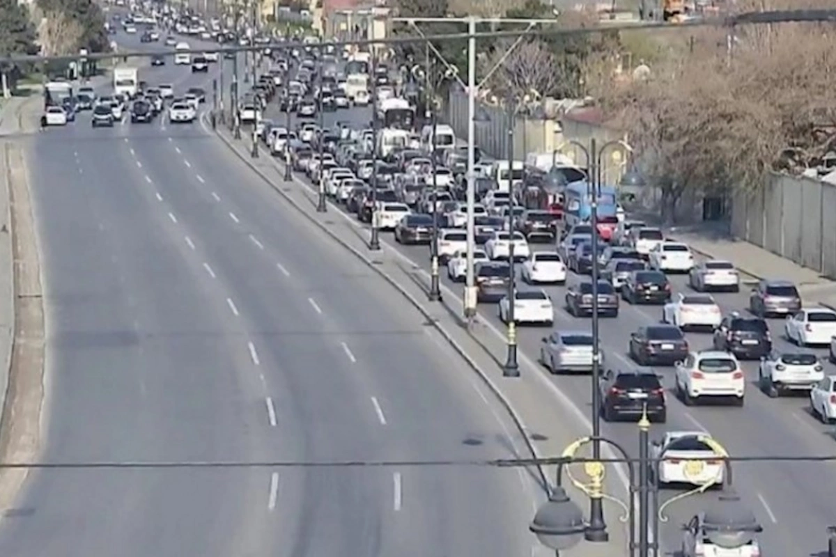 Bakının bir sıra yollarında tıxac müşahidə olunur
