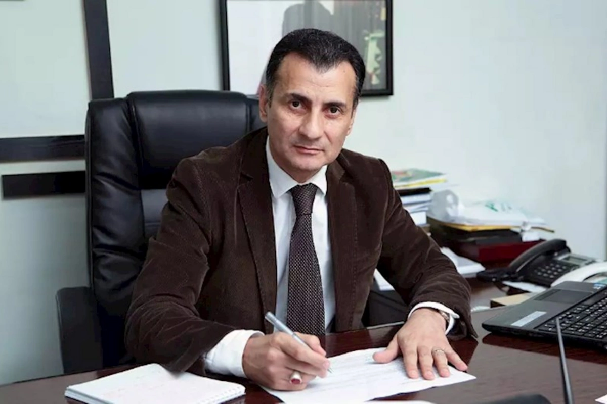 “Tamaşaçısınızsa, tamaşaçı yerinizdə oturun”