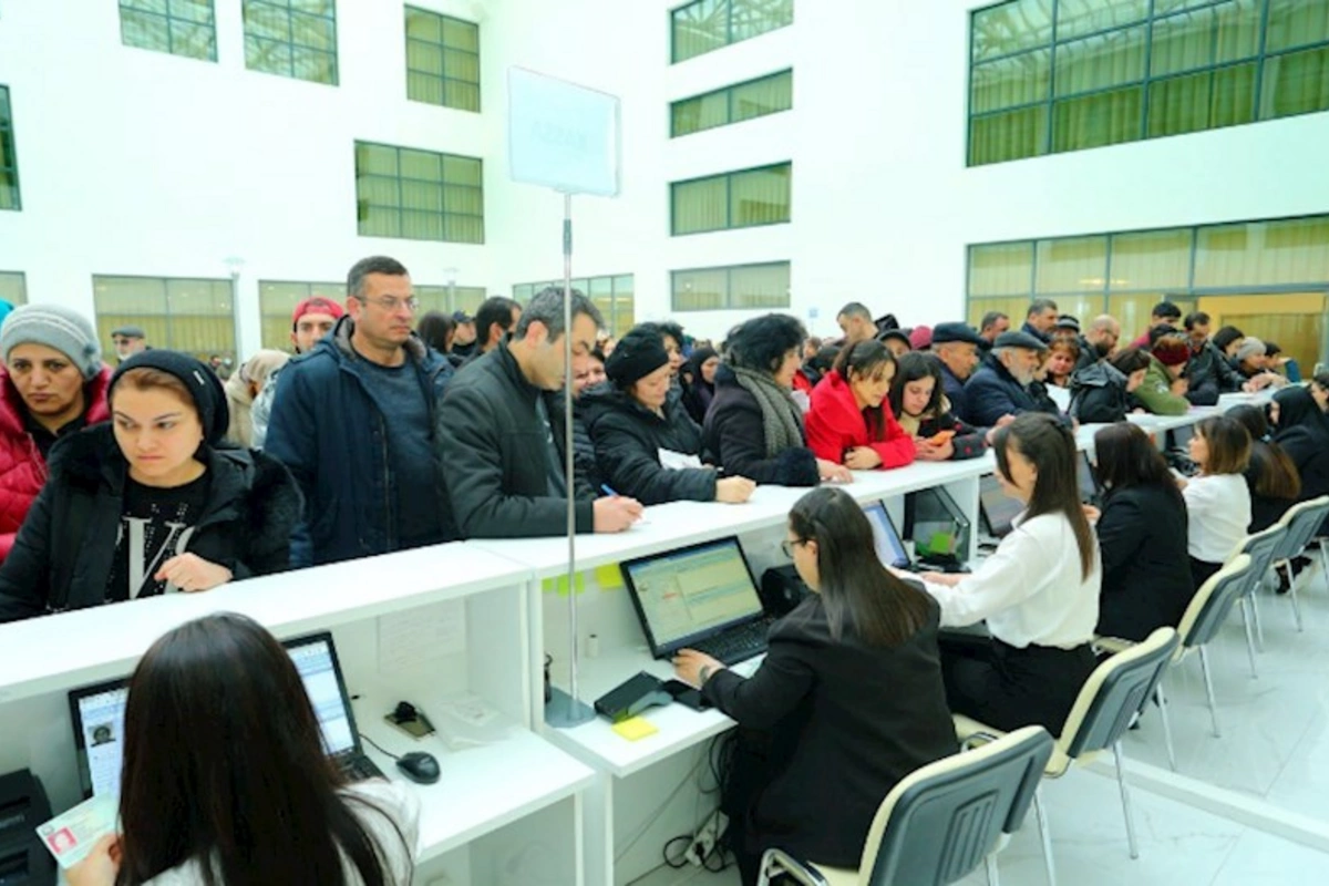 Xəstəxanalarda yaranan sıxlıq: Hələ də onlayn növbə rejimi yoxdur