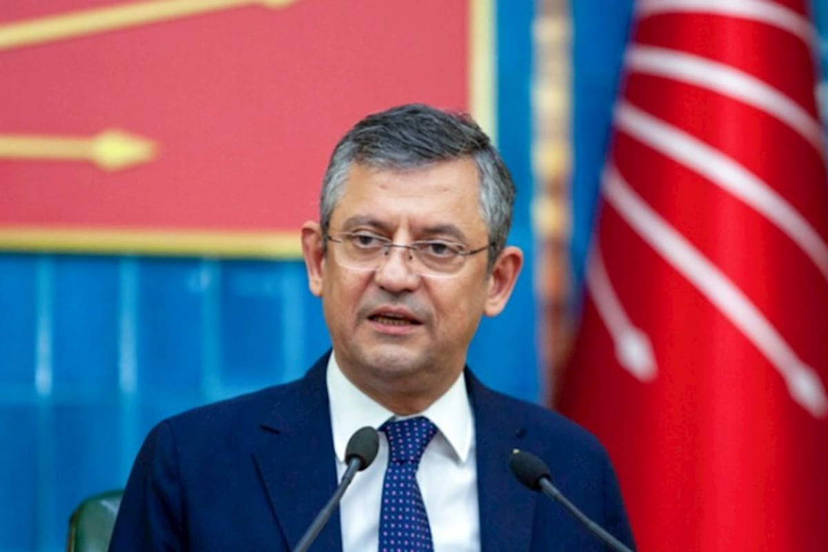 CHP-nin sədri səs tellərindən əməliyyat olunub