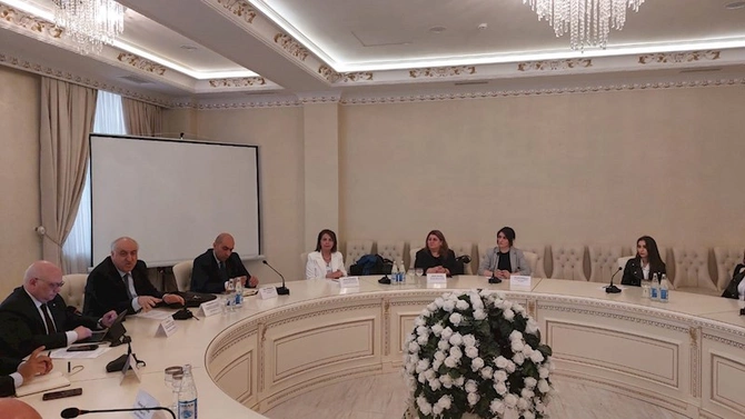 Sumqayıt ictimaiyyəti və gəncləri arasında ekoloji maarifləndirici tədbir keçirilib — FOTOLAR Sumqayıt ictimaiyyəti və gəncləri arasında ekoloji maarifləndirici tədbir keçirilib — FOTOLAR