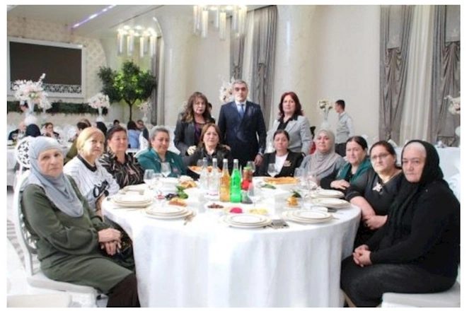 Şəhid ailələri və qazilər üçün iftar süfrəsi açıldı — FOTOLAR Şəhid ailələri və qazilər üçün iftar süfrəsi açıldı — FOTOLAR