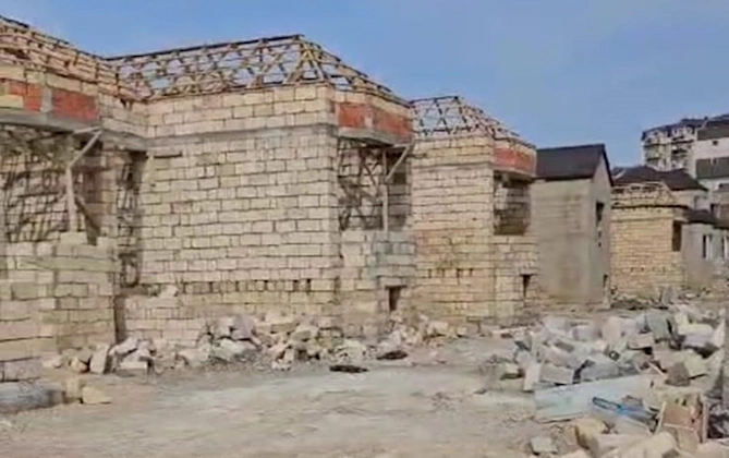 “Mülkiyyətimdə olan torpaq sahəsini zəbt edərək evlər tikiblər” — FOTOLAR
