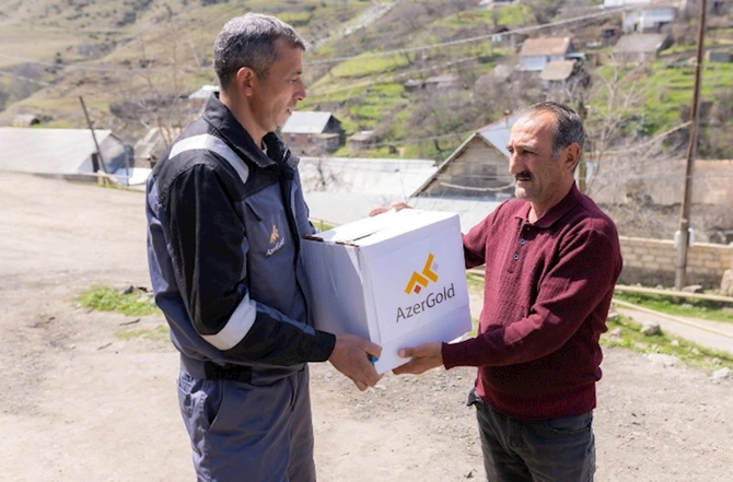 “AzerGold” Daşkəsəndə aztəminatlı ailələrə Ramazan sovqatı payladı — FOTOLAR “AzerGold” Daşkəsəndə aztəminatlı ailələrə Ramazan sovqatı payladı — FOTOLAR