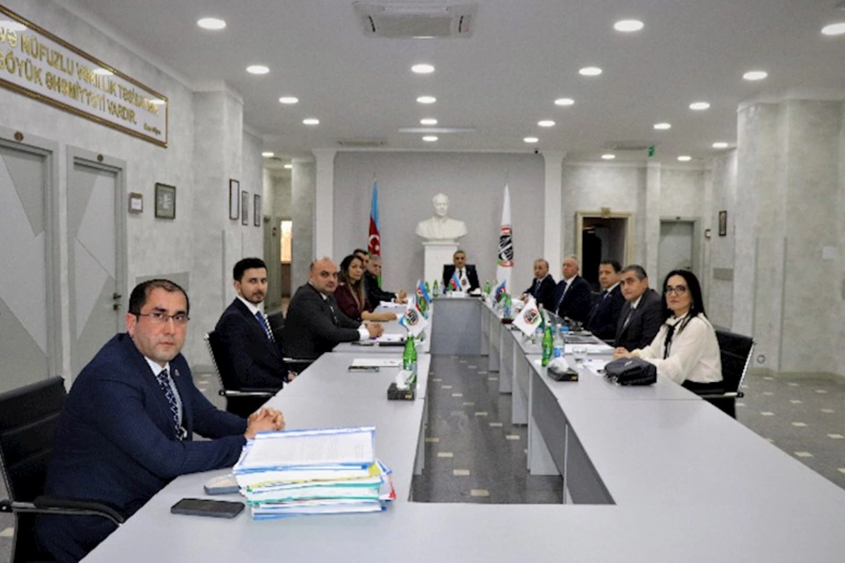 Vəkillər Kollegiyası Rəyasət Heyətinin növbəti iclası keçirildi — FOTO