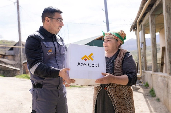 “AzerGold” Daşkəsəndə aztəminatlı ailələrə Ramazan sovqatı payladı — FOTOLAR “AzerGold” Daşkəsəndə aztəminatlı ailələrə Ramazan sovqatı payladı — FOTOLAR