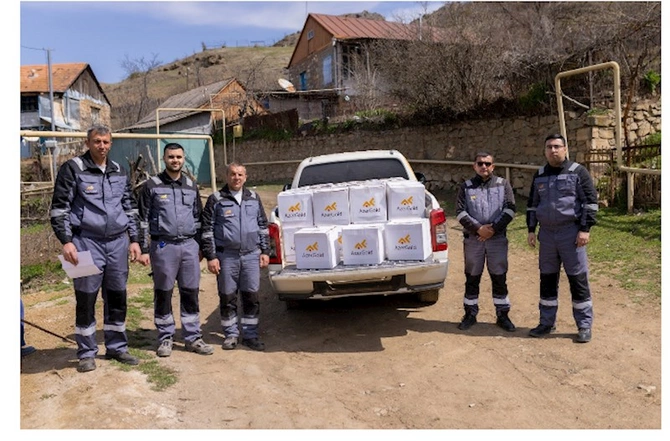 “AzerGold” Daşkəsəndə aztəminatlı ailələrə Ramazan sovqatı payladı — FOTOLAR “AzerGold” Daşkəsəndə aztəminatlı ailələrə Ramazan sovqatı payladı — FOTOLAR
