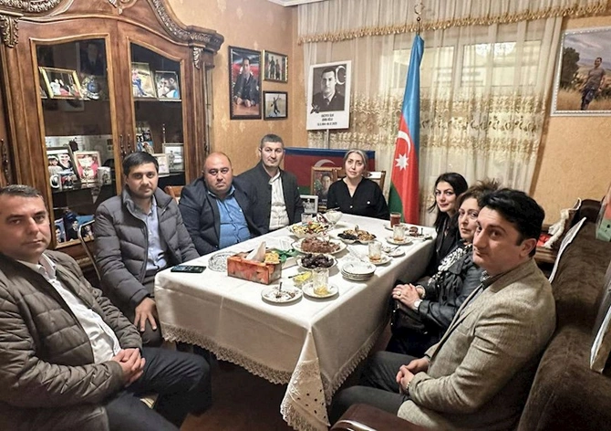 Dövlət Gömrük Komitəsi yanında İctimai şuranın üzvləri şəhid gömrük əməkdaşının ailəsini ziyarət ediblər — FOTOLAR