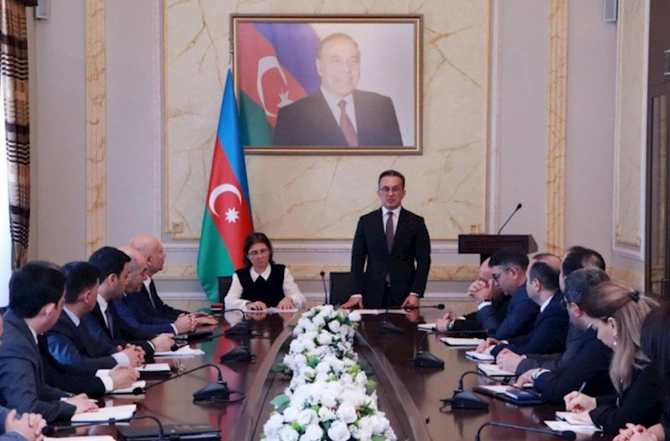 Ramin Məmmədov kollektivə təqdim edildi — FOTO Ramin Məmmədov kollektivə təqdim edildi — FOTO