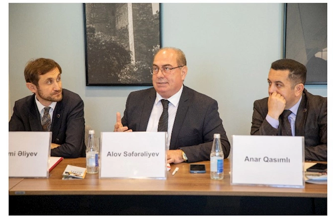 “Silahlı münaqişə kontekstində saxlanılan şəxslərin statusu” mövzusunda seminar keçirildi — FOTOLAR