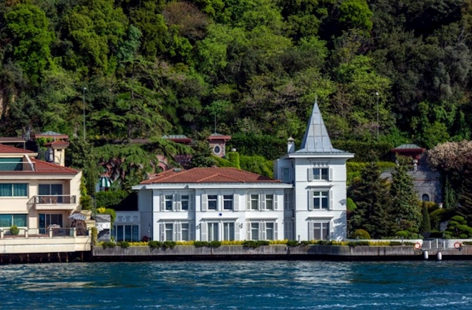 İstanbul Su Yolu üzərində memarlıq möcüzələri: İkonik Boğaziçi malikanələrini kəşf edin! İstanbul Su Yolu üzərində memarlıq möcüzələri: İkonik Boğaziçi malikanələrini kəşf edin!