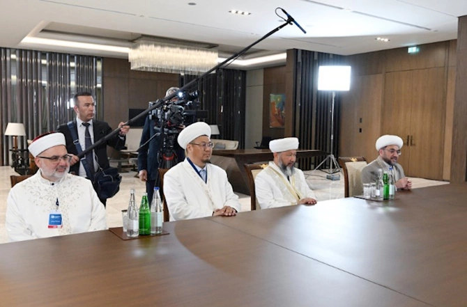Prezident TDT-yə üzv dövlətlərin dini rəhbərləri qəbul edib — FOTO (YENİLƏNİB) Prezident TDT-yə üzv dövlətlərin dini rəhbərləri qəbul edib — FOTO (YENİLƏNİB)