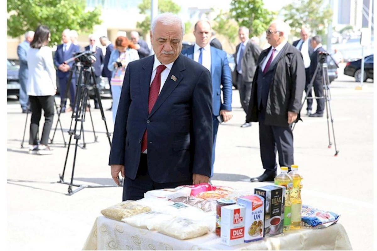 AHİK Heydər Əliyevin doğum günü münasibətilə 5450 aztəminatlı ailəyə sovqat göndərib — FOTOLAR