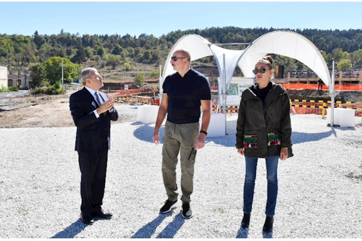 Prezident və birinci xanım Şuşada təməlqoyma mərasimində