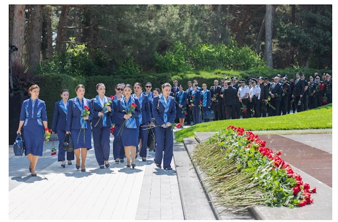 AZAL-ın kollektivi Heydər Əliyevin əziz xatirəsini yad edib — FOTO