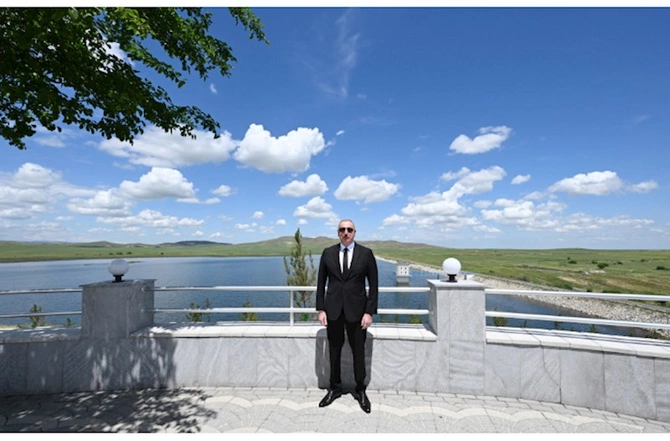 Prezident Füzulidə Köndələnçay su anbarları kompleksinin açılışında — FOTOLAR Prezident Füzulidə Köndələnçay su anbarları kompleksinin açılışında — FOTOLAR