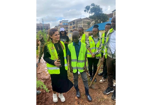 QHT-lər ilk dəfə Afrikada ağacəkmə aksiyasında — FOTOLAR QHT-lər ilk dəfə Afrikada ağacəkmə aksiyasında — FOTOLAR