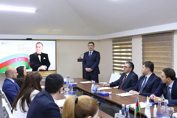 MEDİA-da Heydər Əliyevin anadan olmasının 101 illiyinə həsr olunmuş tədbir keçirilib — FOTOLAR MEDİA-da Heydər Əliyevin anadan olmasının 101 illiyinə həsr olunmuş tədbir keçirilib — FOTOLAR
