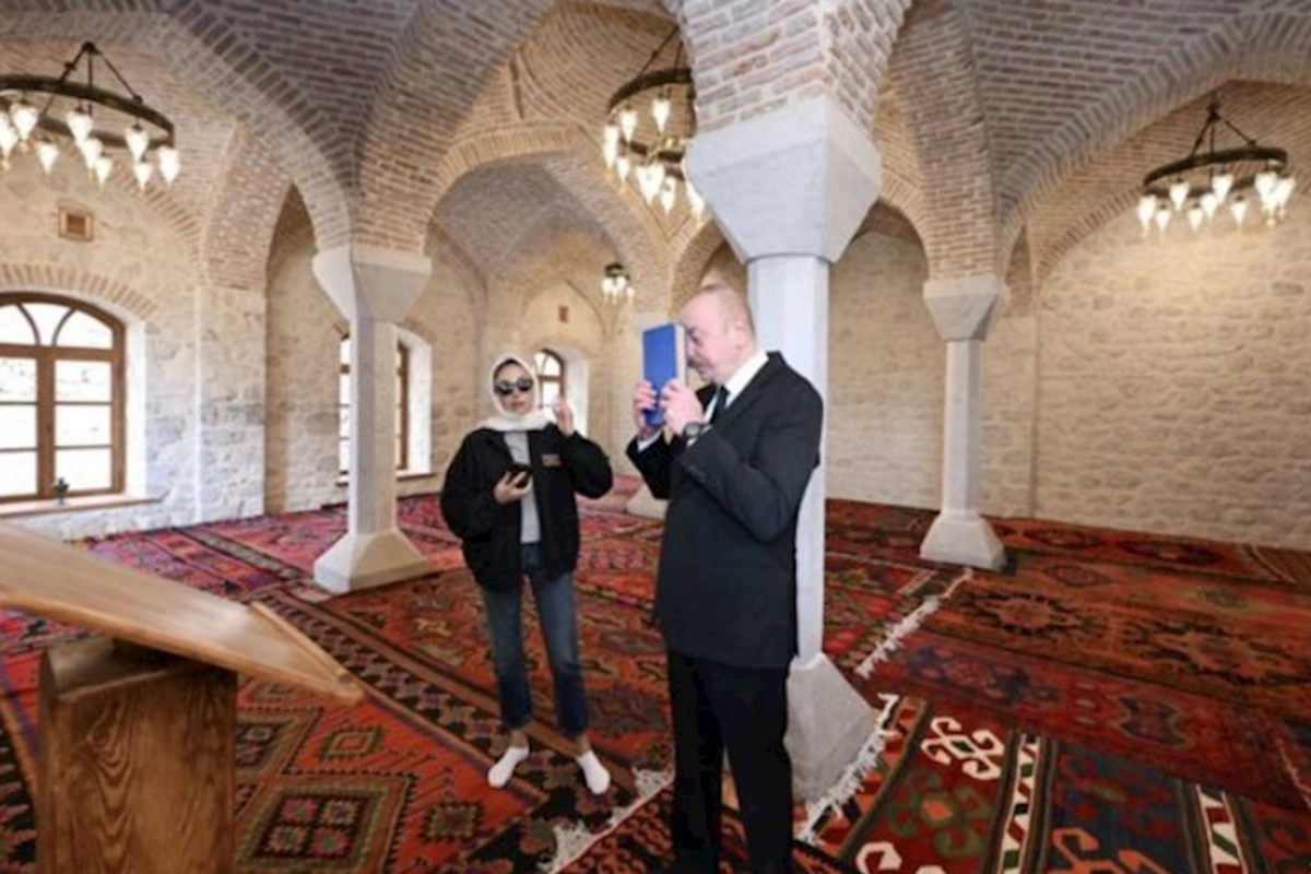 İlham Əliyev və Mehriban Əliyeva Mamayı məscidinin açılışında iştirak ediblər — YENİLƏNİB