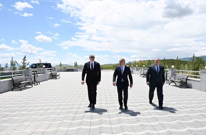 Prezident Füzulidə Köndələnçay su anbarları kompleksinin açılışında — FOTOLAR Prezident Füzulidə Köndələnçay su anbarları kompleksinin açılışında — FOTOLAR