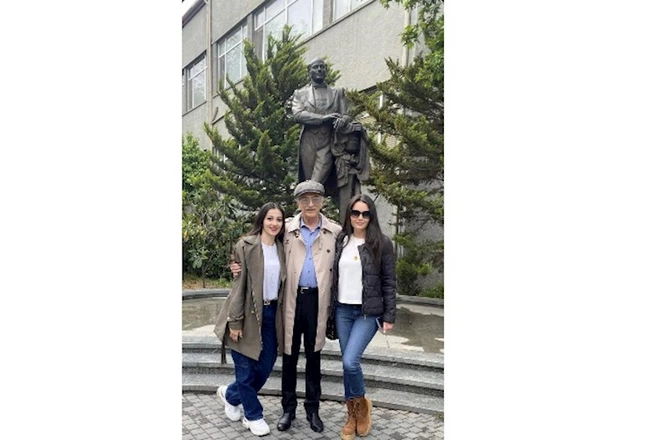 Aysel Polad Bülbüloğlu ilə bir arada — FOTO Aysel Polad Bülbüloğlu ilə bir arada — FOTO