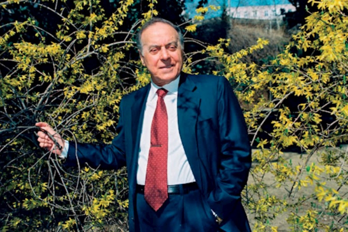 “Heydər Əliyev milli köklərə bağlı sülhpərvər tarixi şəxsiyyətdir” — ATXƏM sədri
