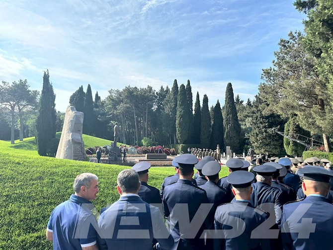 Vüsal Novruzov ziyarətə idman geyimində gəldi — FOTO