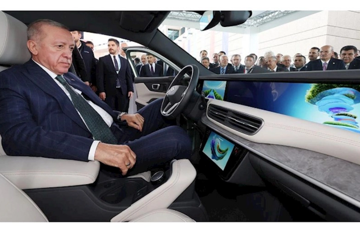 Ərdoğan Toggun yeni modeli ilə tanış oldu