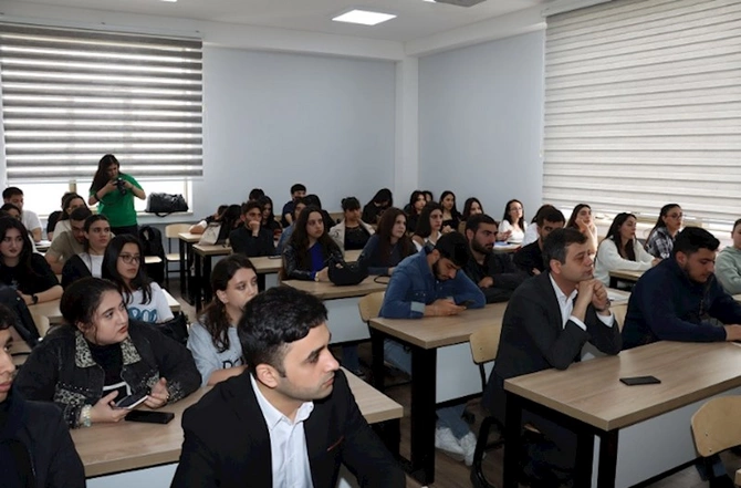 Audiovizual Şura BDU-nun tələbələri üçün növbəti seminar təşkil etdi — FOTOLAR Audiovizual Şura BDU-nun tələbələri üçün növbəti seminar təşkil etdi — FOTOLAR