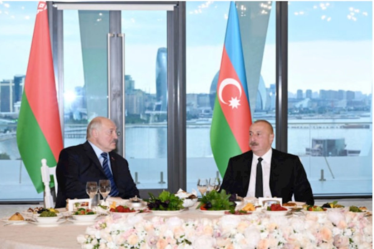 İlham Əliyevin adından Aleksandr Lukaşenkonun şərəfinə dövlət ziyafəti verilib — FOTOLAR