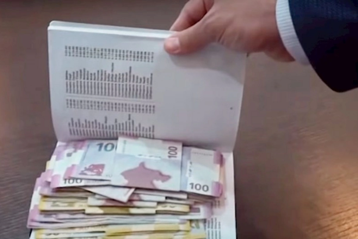 İcra Hakimiyyətinin vəzifəli şəxsi cinayət başında YAXALANDI