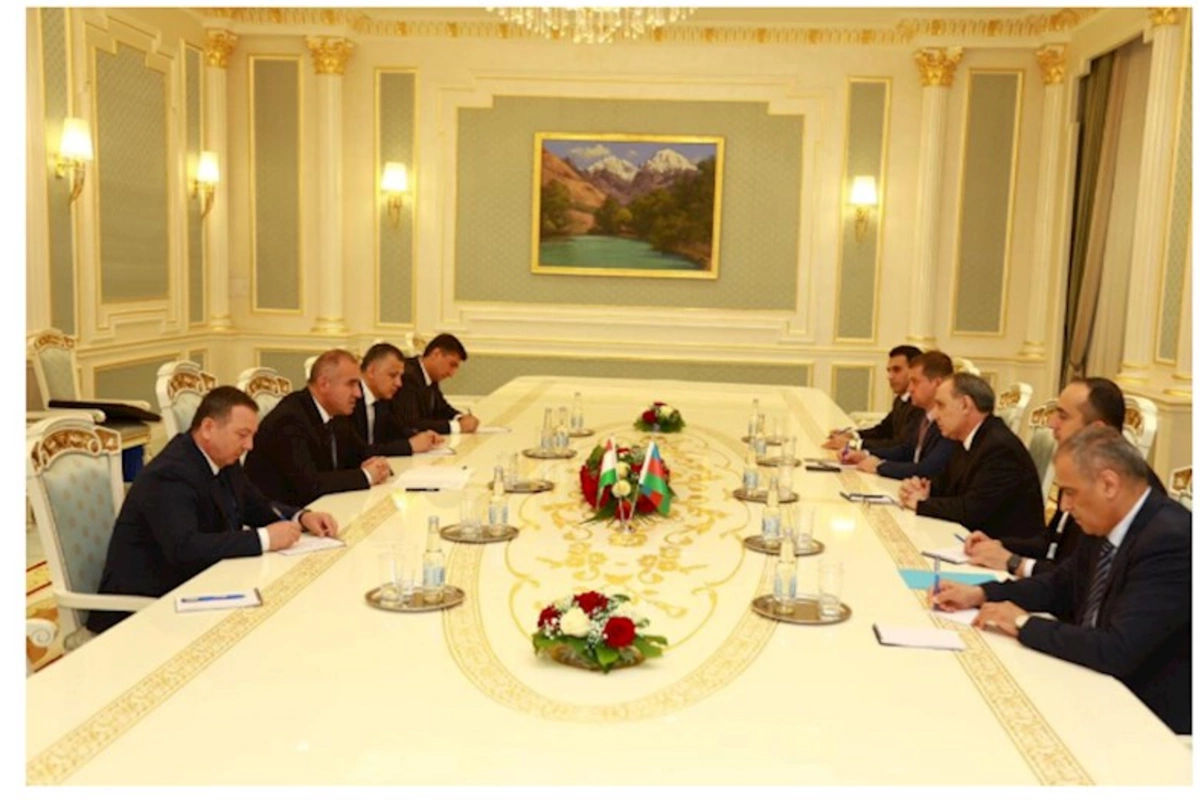 Kamran Əliyev Düşənbədə ikitərəfli görüşlər keçirdi