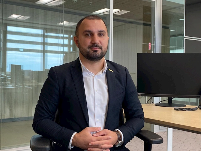 Sosial şəbəkə, yoxsa haker tətbiqi — WhatsApp+a maraq niyə var?