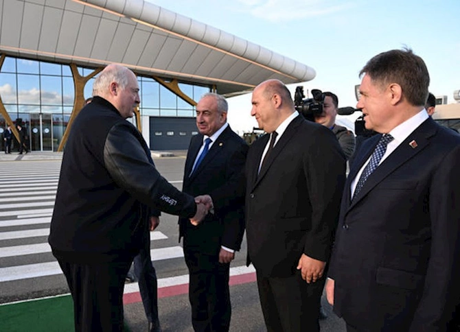 Belarus Prezidenti Aleksandr Lukaşenkonun Azərbaycana dövlət səfəri başa çatıb — FOTOLAR